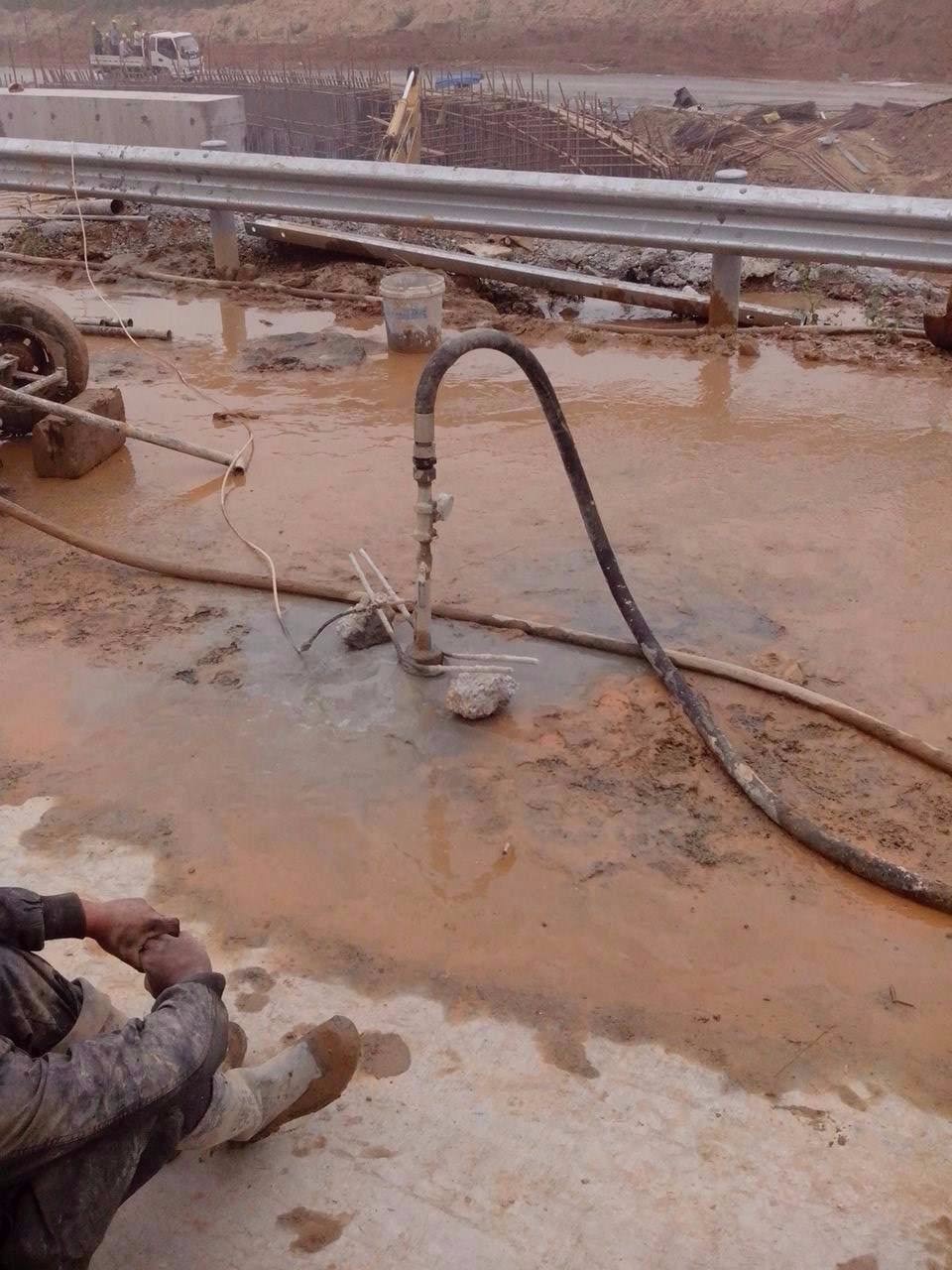 当阳路基压密注浆